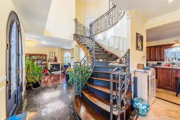 $2,280,000 | 160-03 Cryders Lane | Beechhurst