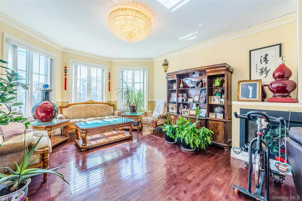 $2,280,000 | 160-03 Cryders Lane | Beechhurst