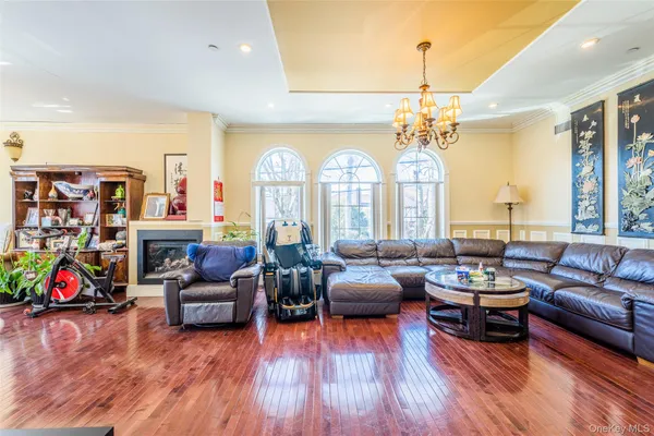 $2,280,000 | 160-03 Cryders Lane | Beechhurst