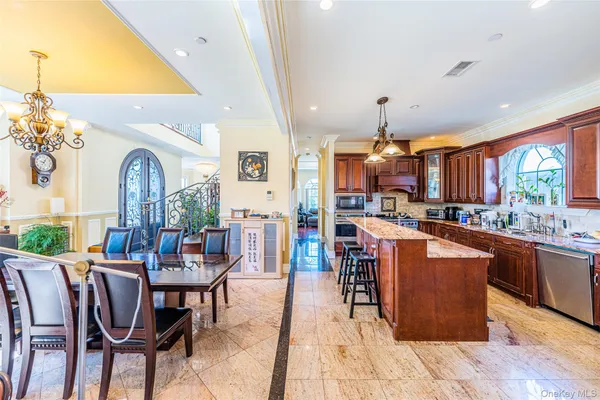 $2,280,000 | 160-03 Cryders Lane | Beechhurst