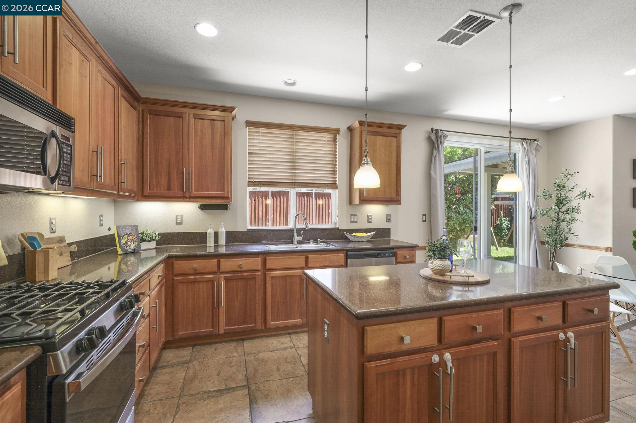 1775 Rose Gate Common Livermore, CA 94551 - Photo 17 of 34