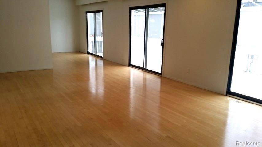 1159 East Maple Road Birmingham, MI 48009 - Photo 9 of 46 20160216_124950 (Small).jpg