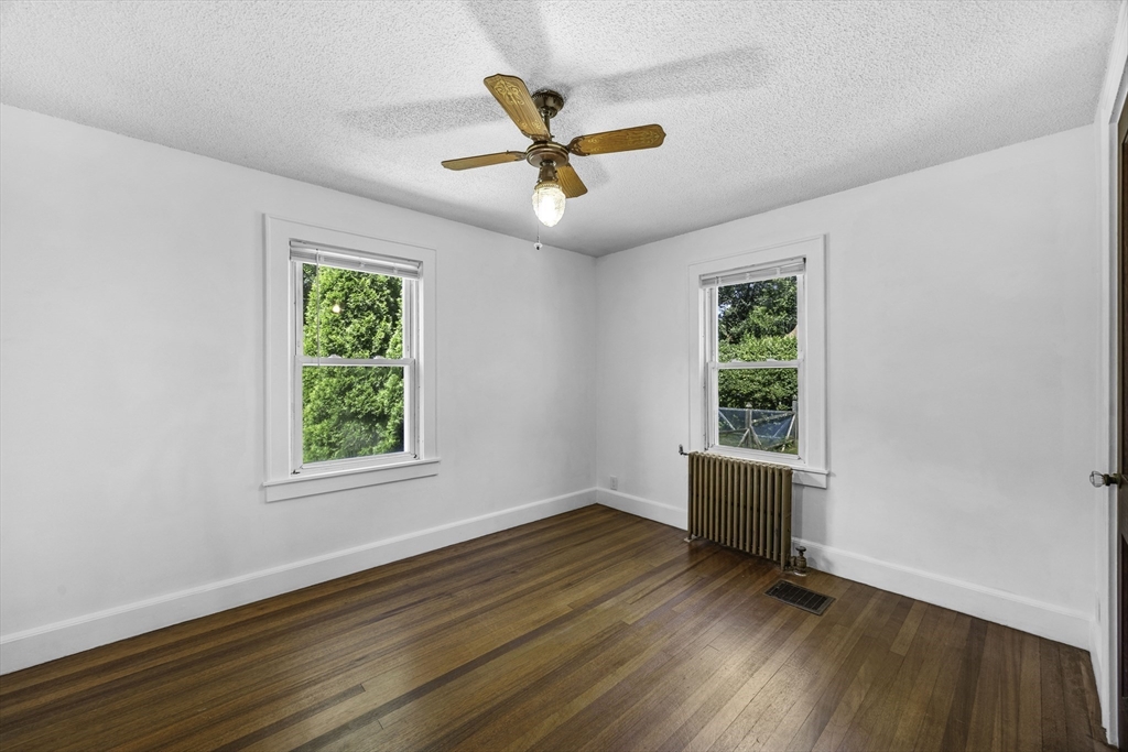 154 Lamont Street Springfield, MA 01119 - Photo 16 of 27 Gallery Image 16