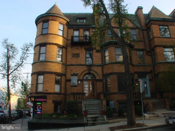 1800 Belmont Road Northwest, Unit 3R Washington, DC 20009 - Photo 1 of 13 Exterior (Main)