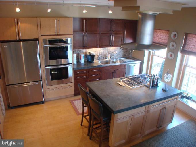 1800 Belmont Road Northwest, Unit 3R Washington, DC 20009 - Photo 2 of 13 Kitchen