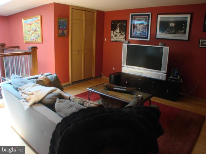 1800 Belmont Road Northwest, Unit 3R Washington, DC 20009 - Photo 12 of 13 Den
