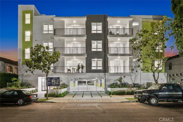 $3,495 | 5820 La Mirada Avenue, Unit 306, Hollywood, CA 90038