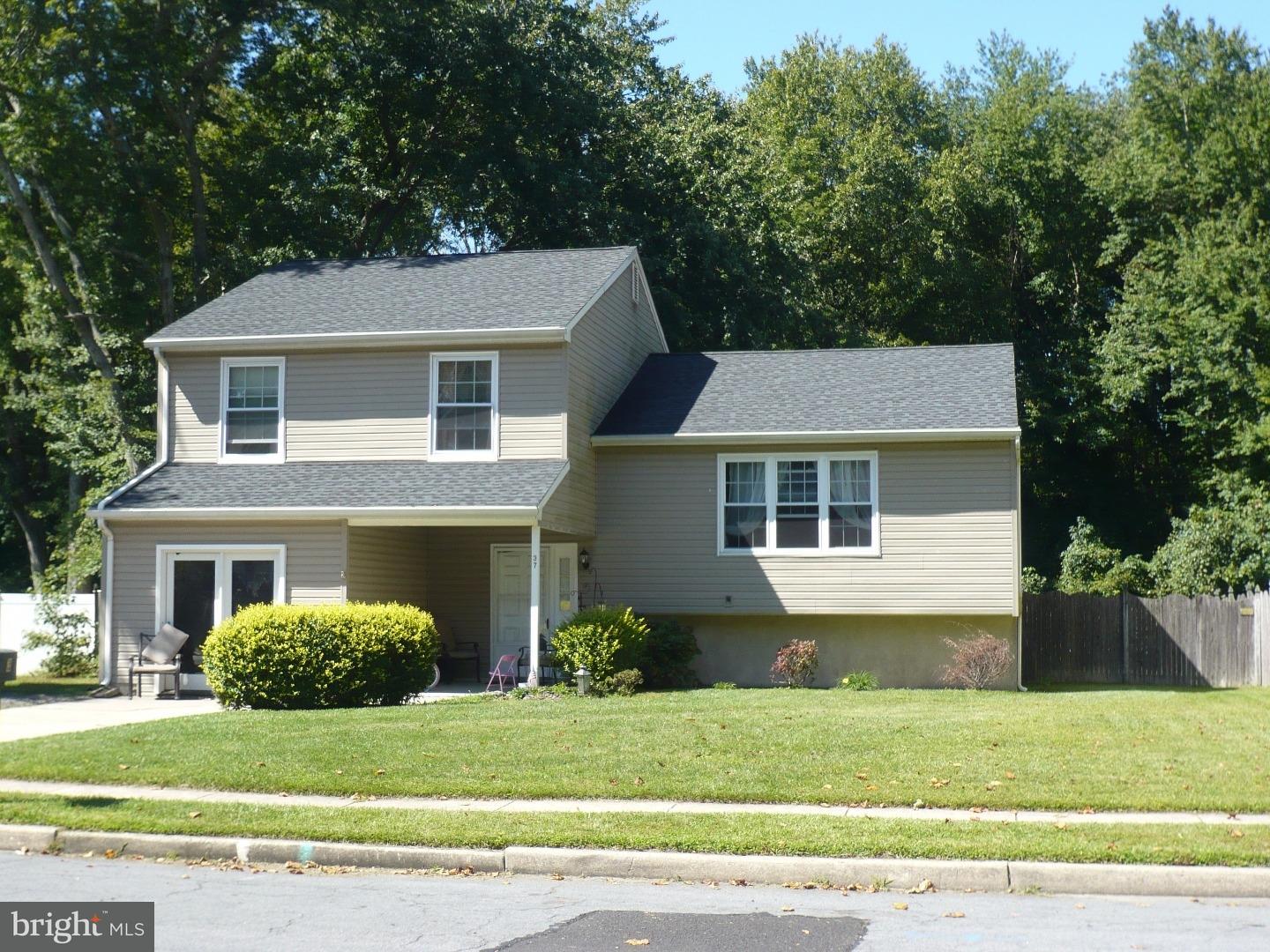 37 Edinburgh Road Blackwood, NJ 08012 - Photo 1 of 25 Gallery Image 1