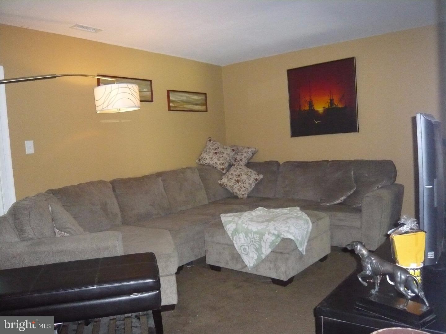 37 Edinburgh Road Blackwood, NJ 08012 - Photo 13 of 25 Gallery Image 13