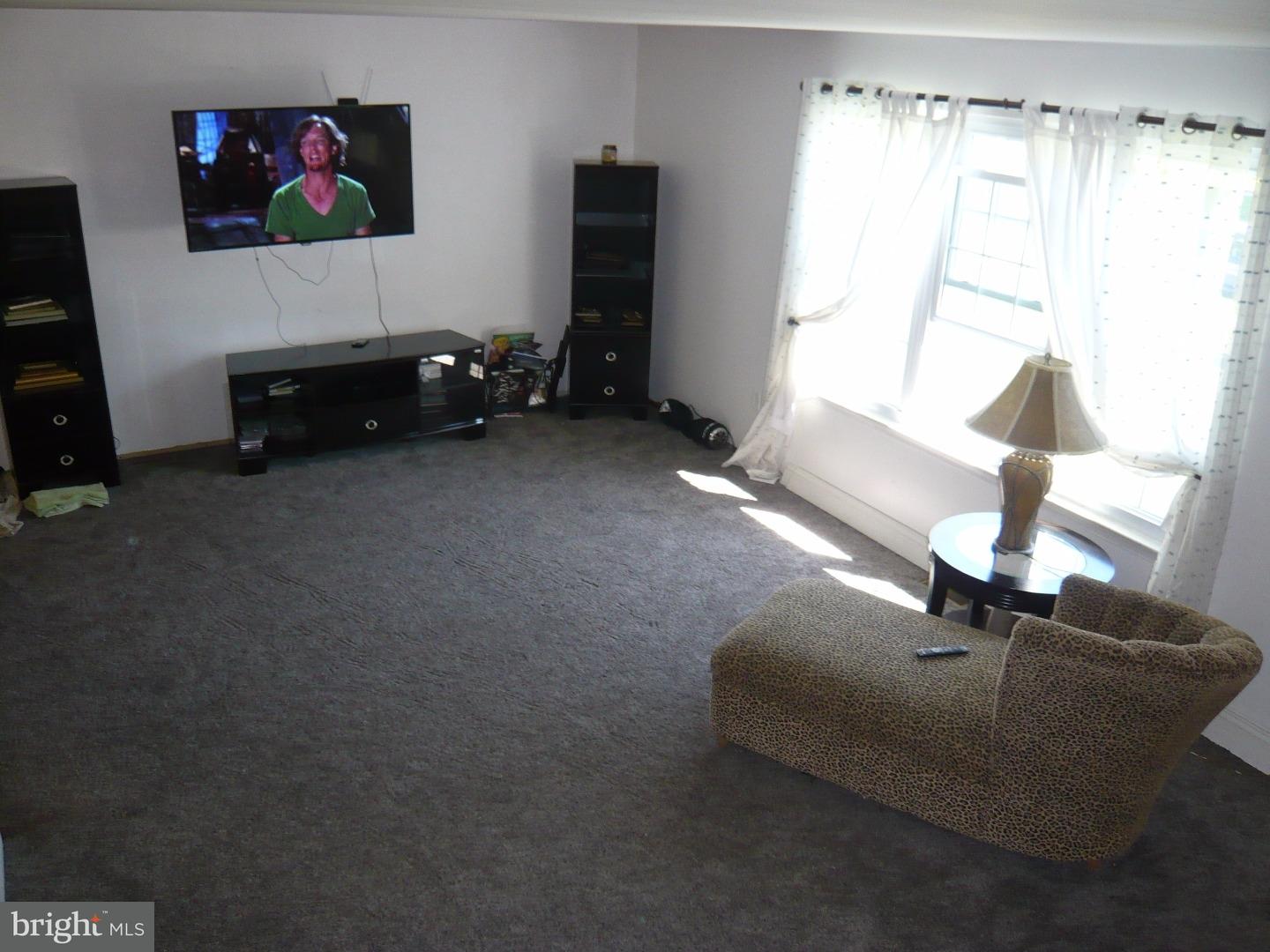 37 Edinburgh Road Blackwood, NJ 08012 - Photo 5 of 25 Gallery Image 5