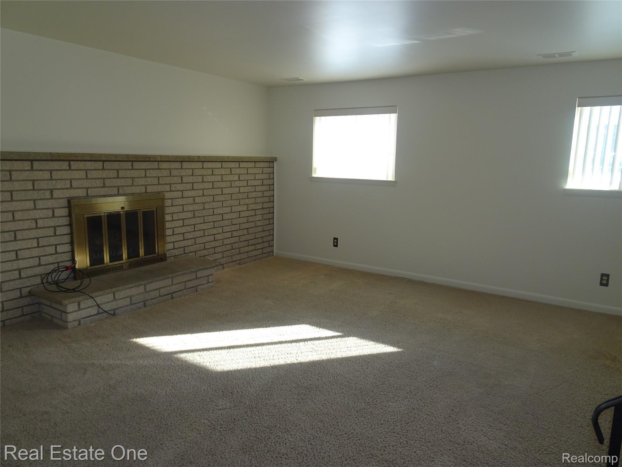5228 Peekskill Drive Sterling Heights, MI 48310 - Photo 22 of 28 DSC03067.JPG