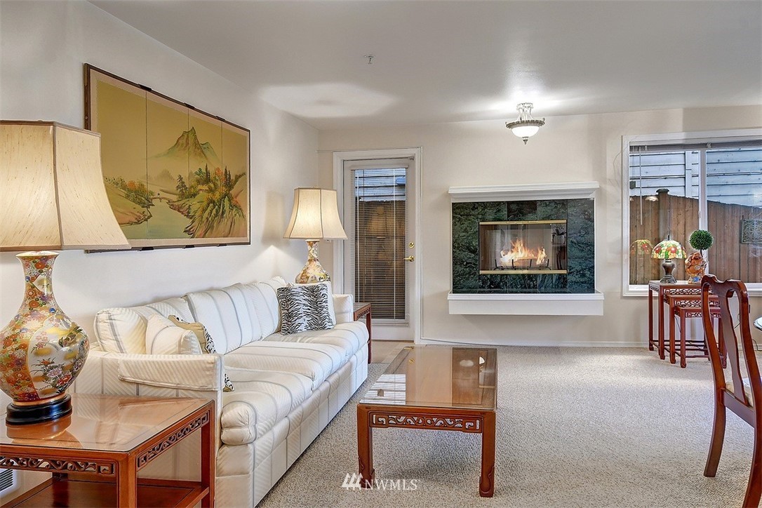 9221 Interlake Avenue North, Unit 104 Seattle, WA 98103 - Photo 3 of 17 Gallery Image 3