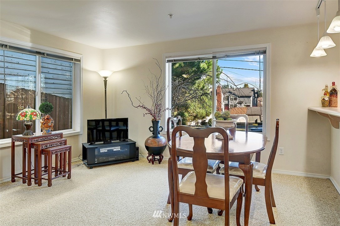 9221 Interlake Avenue North, Unit 104 Seattle, WA 98103 - Photo 4 of 17 Gallery Image 4