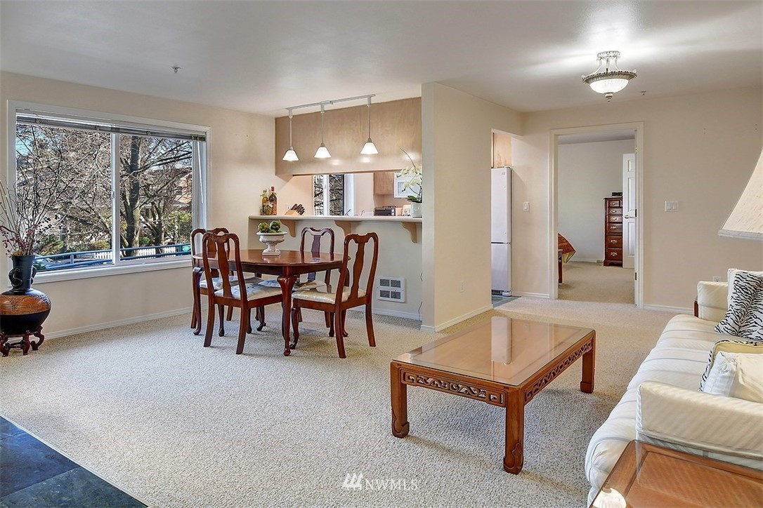 9221 Interlake Avenue North, Unit 104 Seattle, WA 98103 - Photo 5 of 17 Gallery Image 5