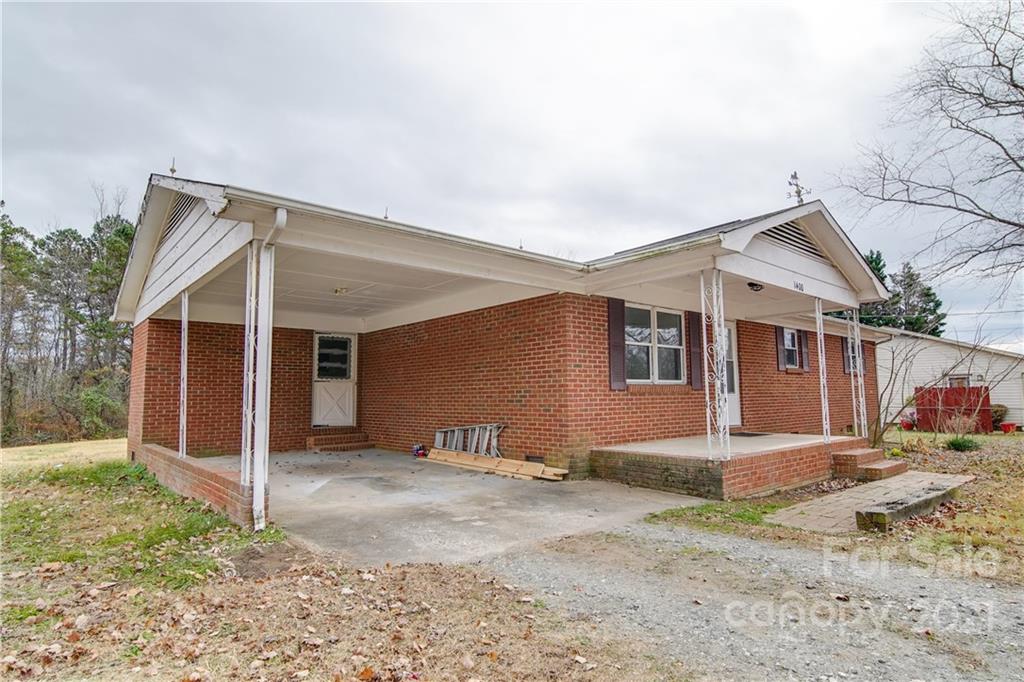1400 Mayberry Road Dallas, NC 28034 - Photo 2 of 42 Gallery Image 2