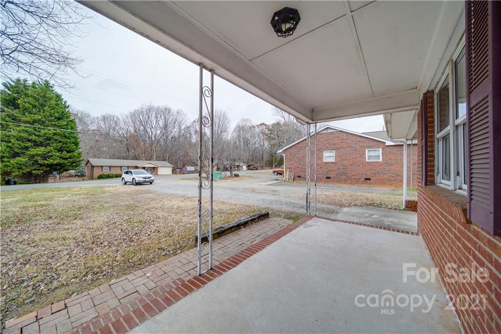 1400 Mayberry Road Dallas, NC 28034 - Photo 4 of 42 Gallery Image 4