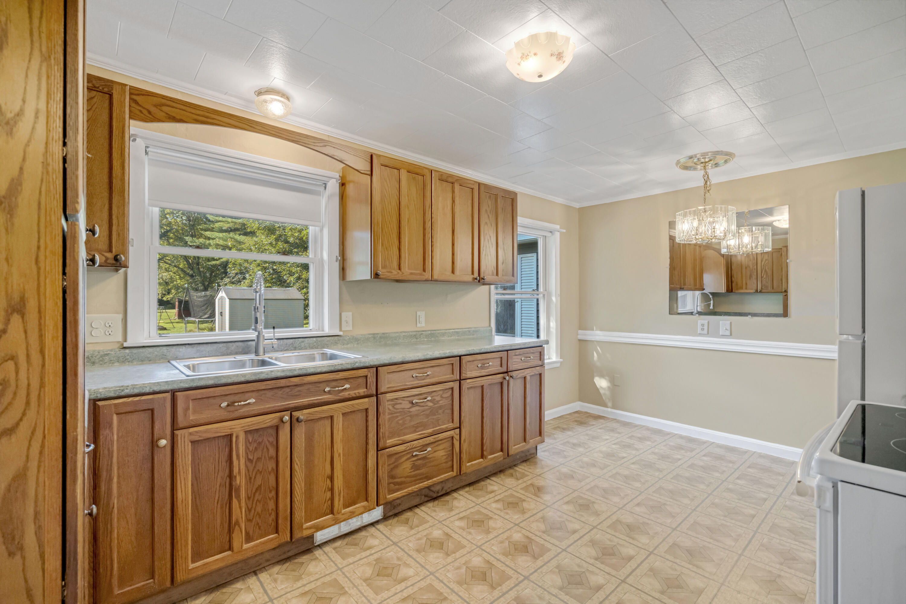 196 Stevens Mill Road Auburn, ME 04210 - Photo 18 of 49 Kitchen