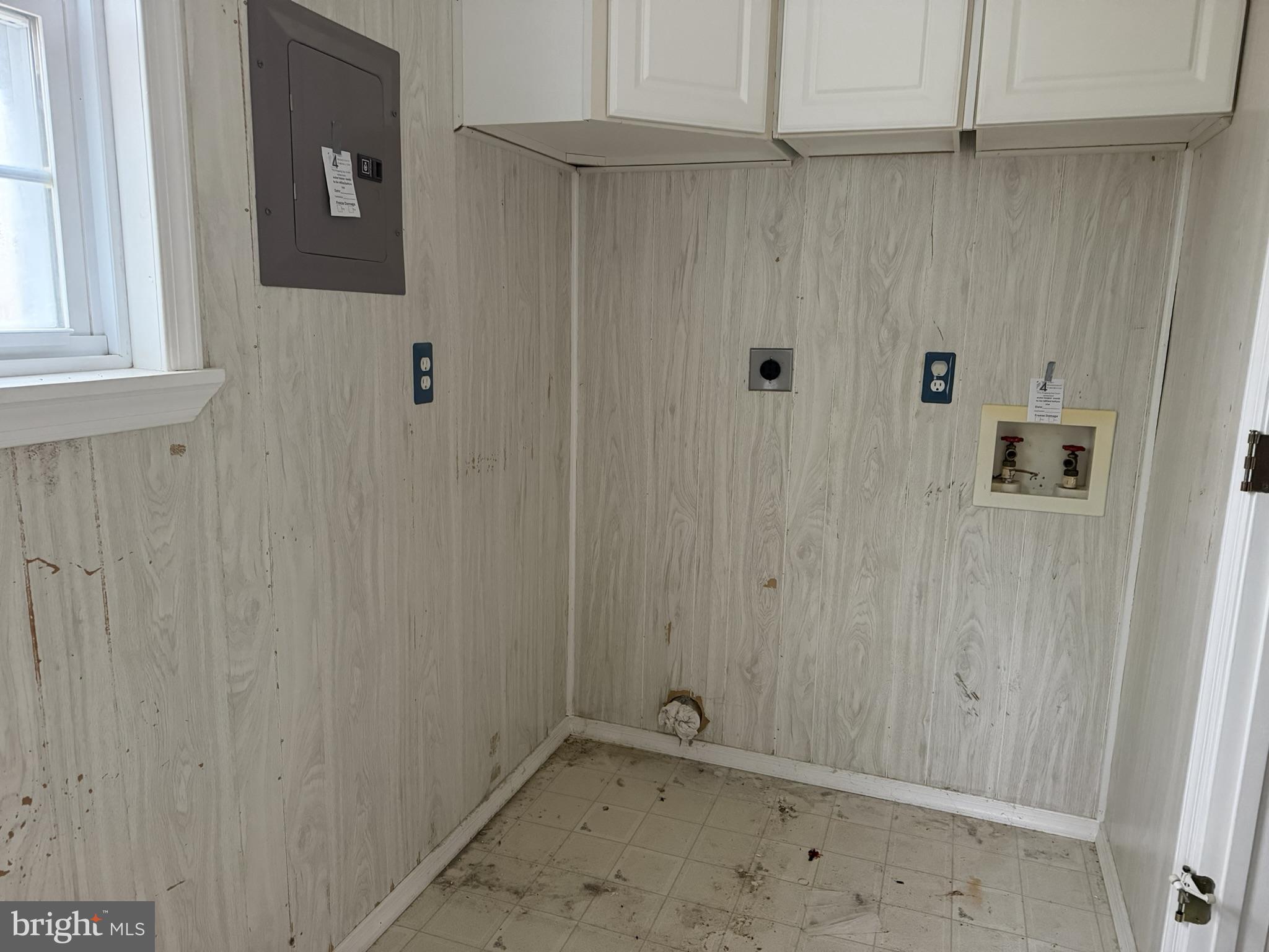 8784 Cummings Road Wittman, MD 21676 - Photo 15 of 27 laundry area