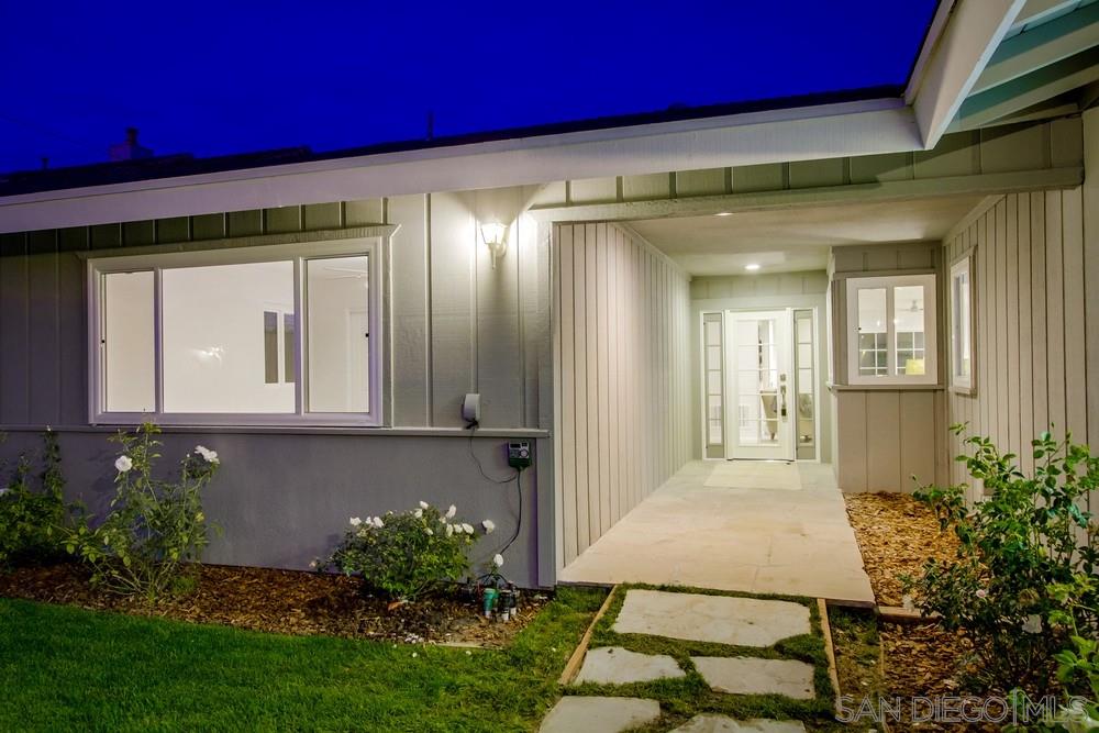 8745 Rhodes Court Santee, CA 92071 - Photo 3 of 17