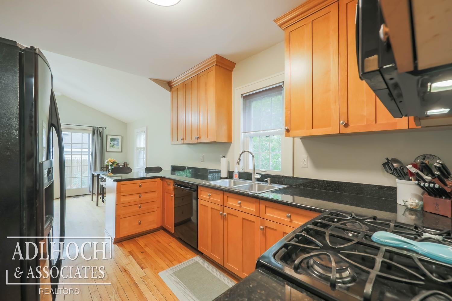 75 Mapleton Road Grosse Pointe Farms, MI 48236 - Photo 12 of 35 Gallery Image 12