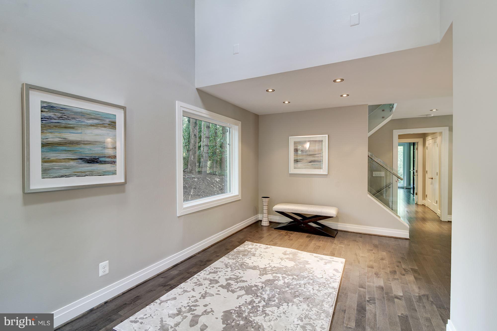 7827 Langley Ridge Road McLean, VA 22102 - Photo 2 of 30 Foyer with volume ceiling