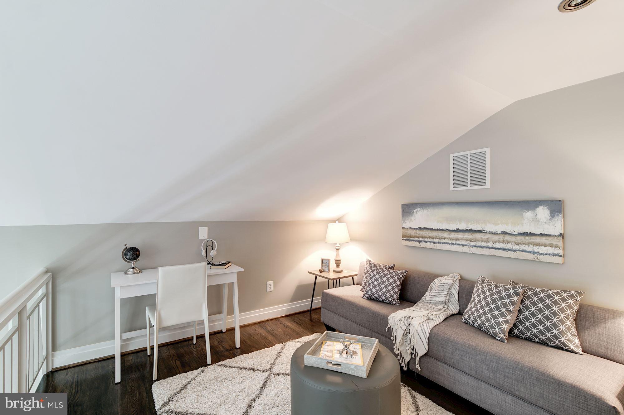 7827 Langley Ridge Road McLean, VA 22102 - Photo 21 of 30 Loft above Bedroom