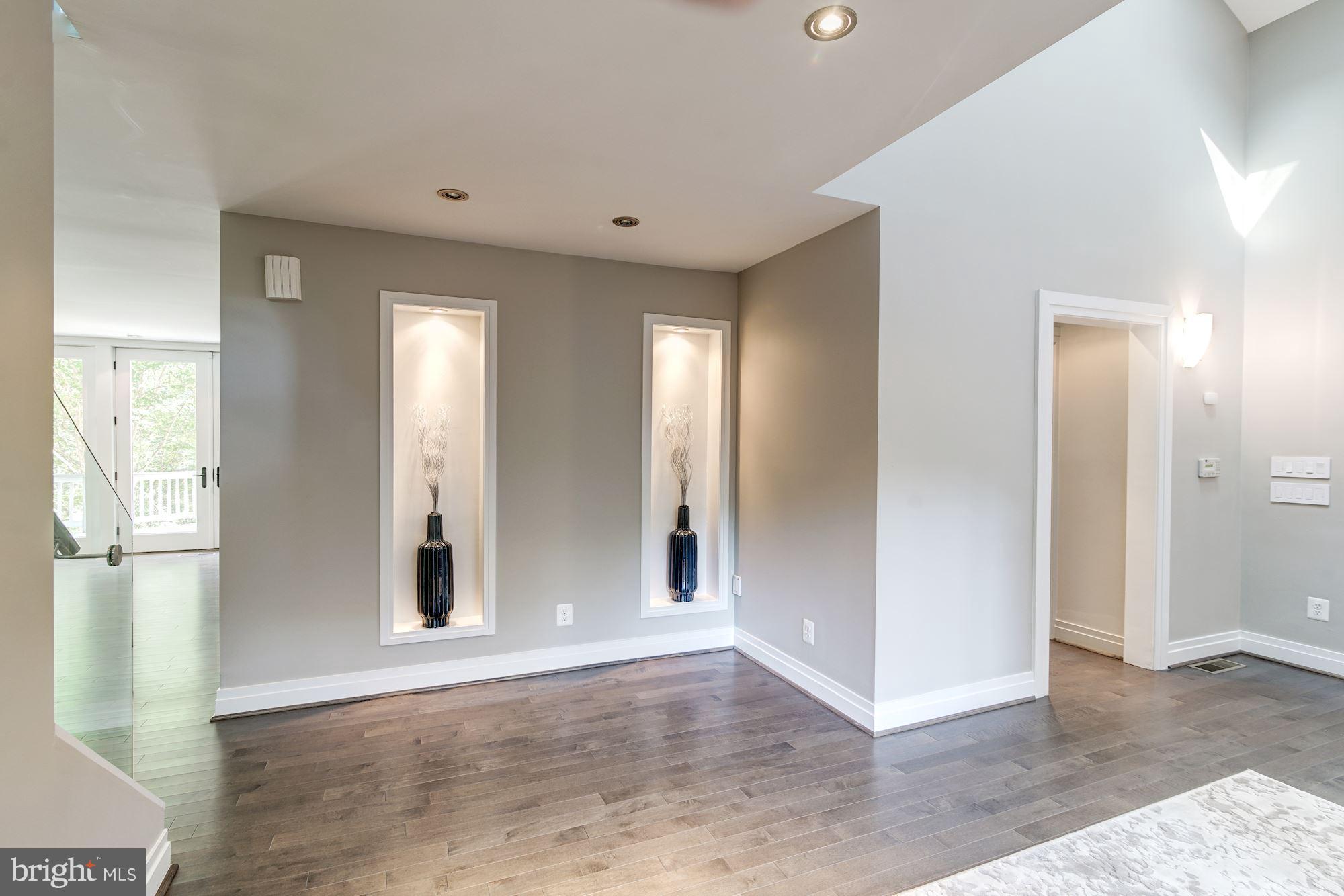 7827 Langley Ridge Road McLean, VA 22102 - Photo 4 of 30 Interior (General)