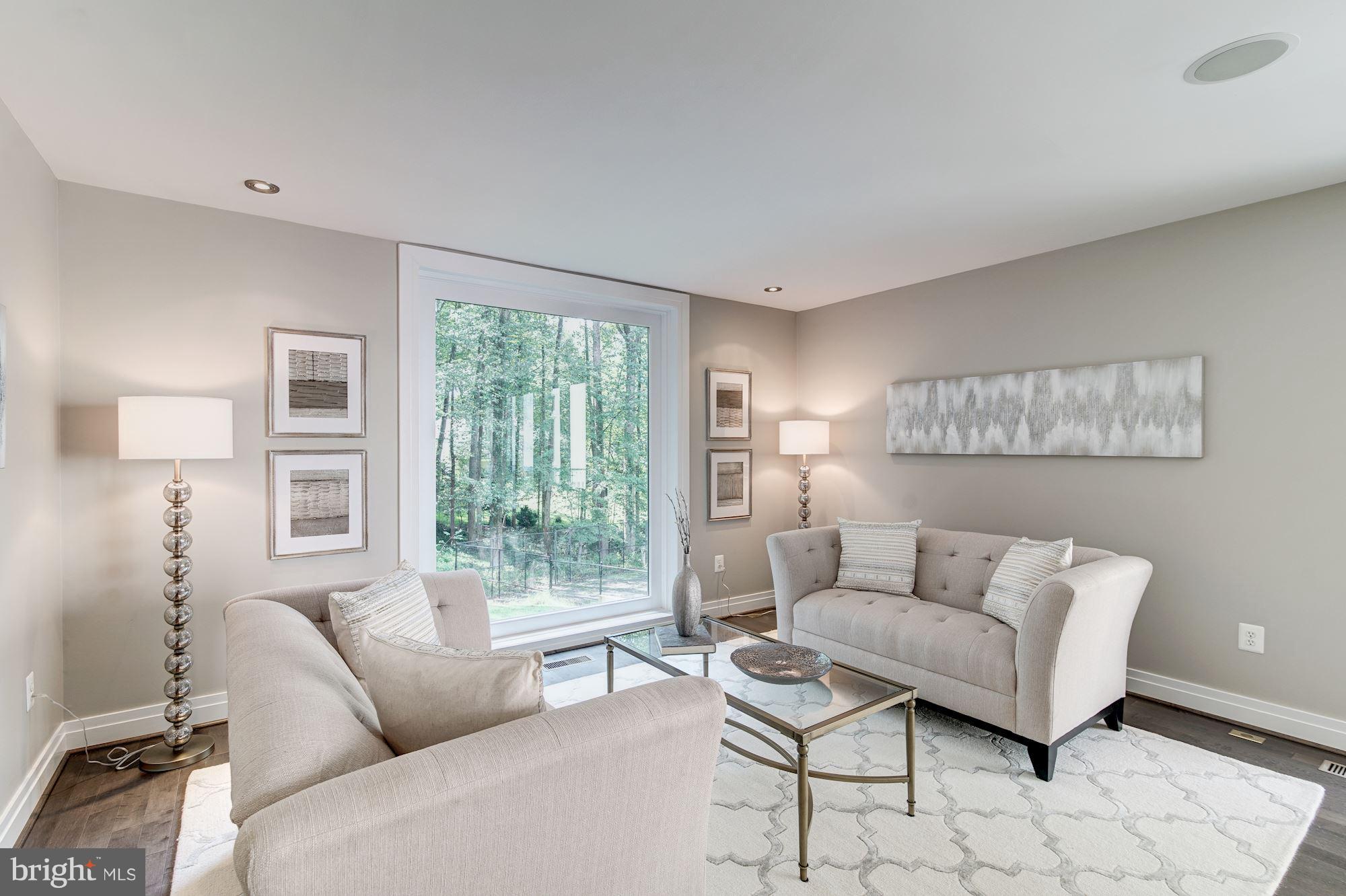 7827 Langley Ridge Road McLean, VA 22102 - Photo 8 of 30 Living Room