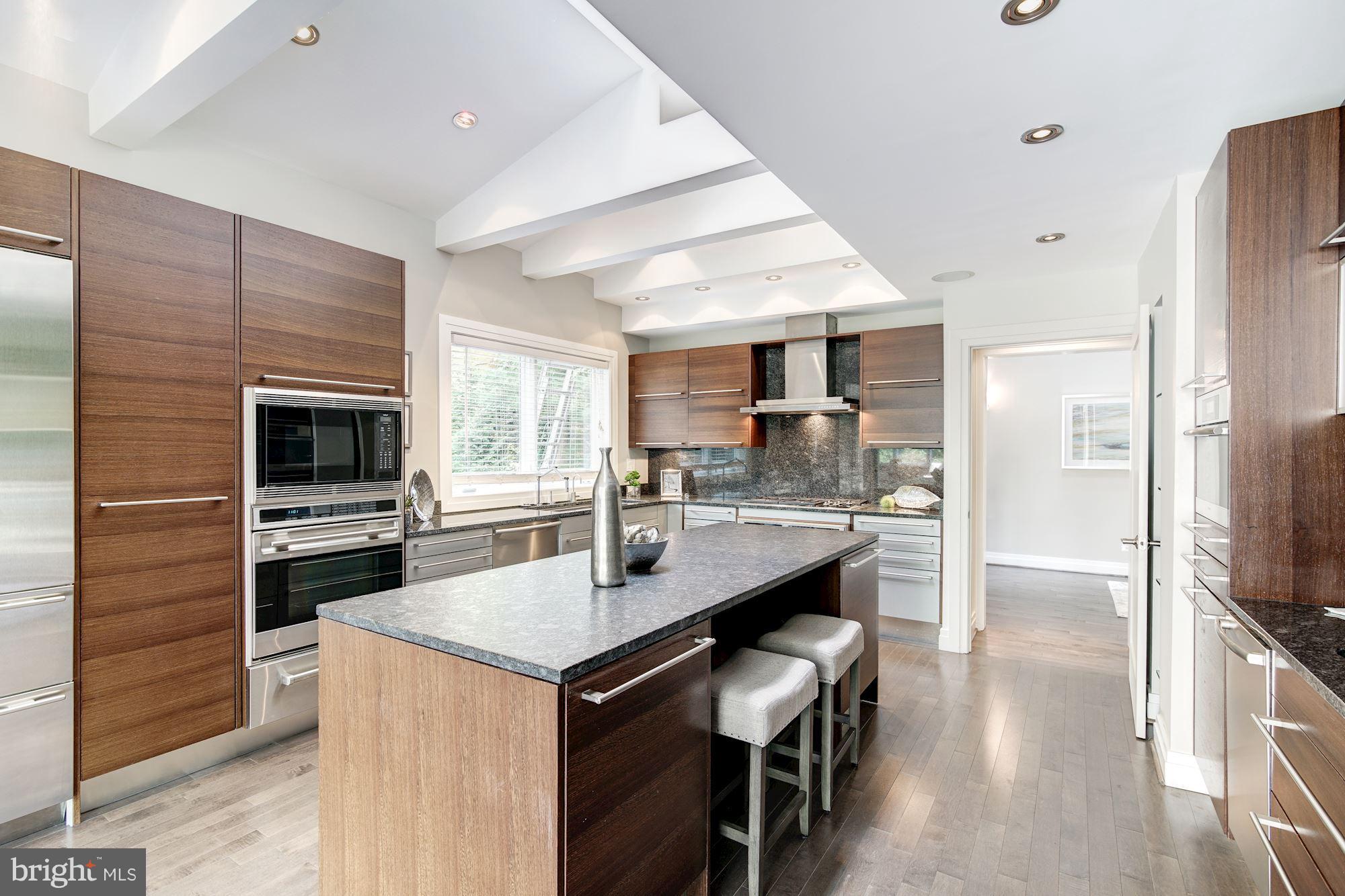 7827 Langley Ridge Road McLean, VA 22102 - Photo 10 of 30 Kitchen