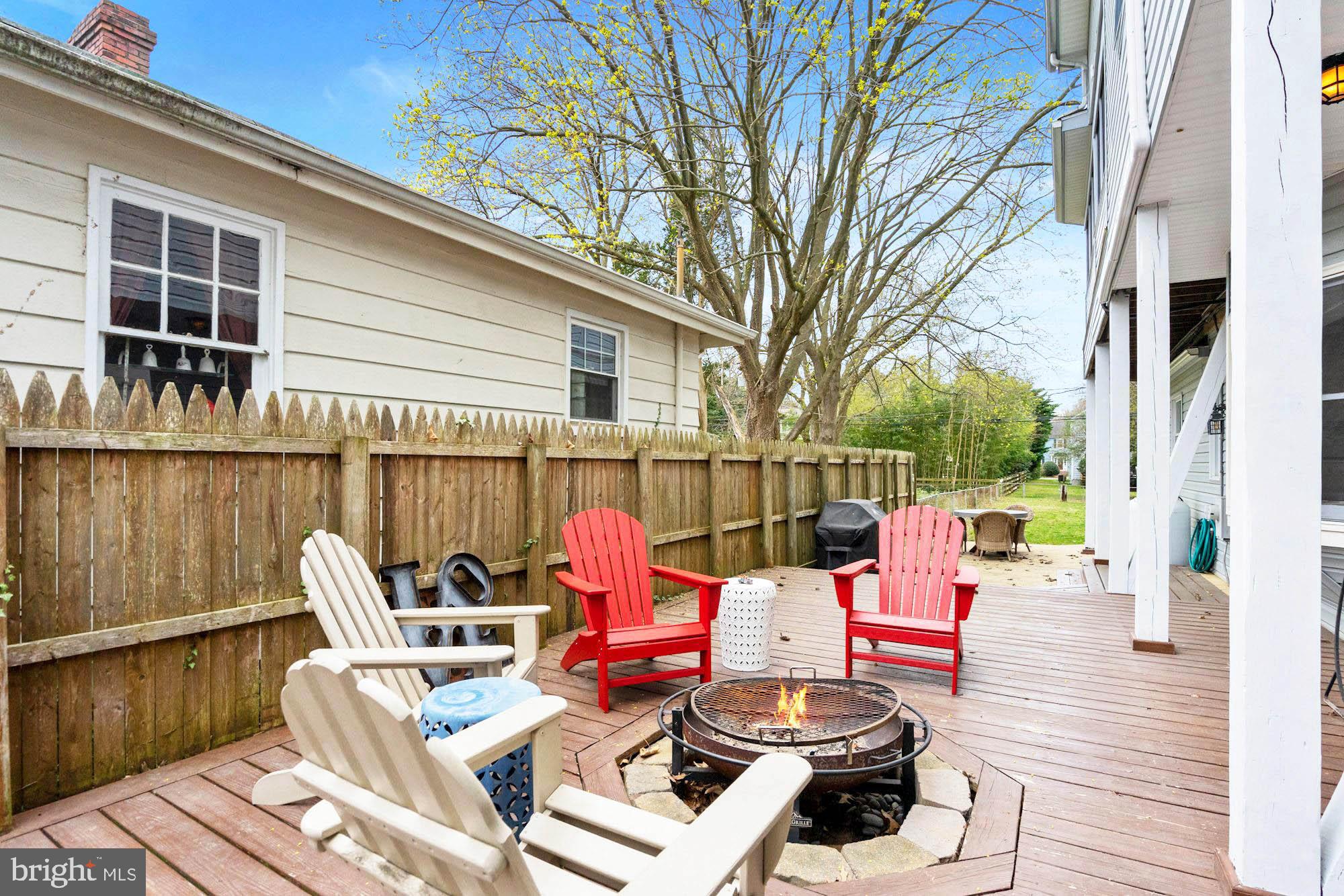 14 Decatur Avenue Annapolis, MD 21403 - Photo 40 of 64 Bring the party outside to the deck!