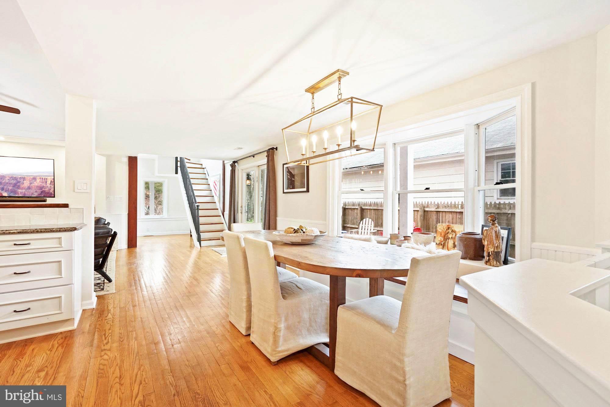 14 Decatur Avenue Annapolis, MD 21403 - Photo 8 of 64 Hardwood floors throughout!