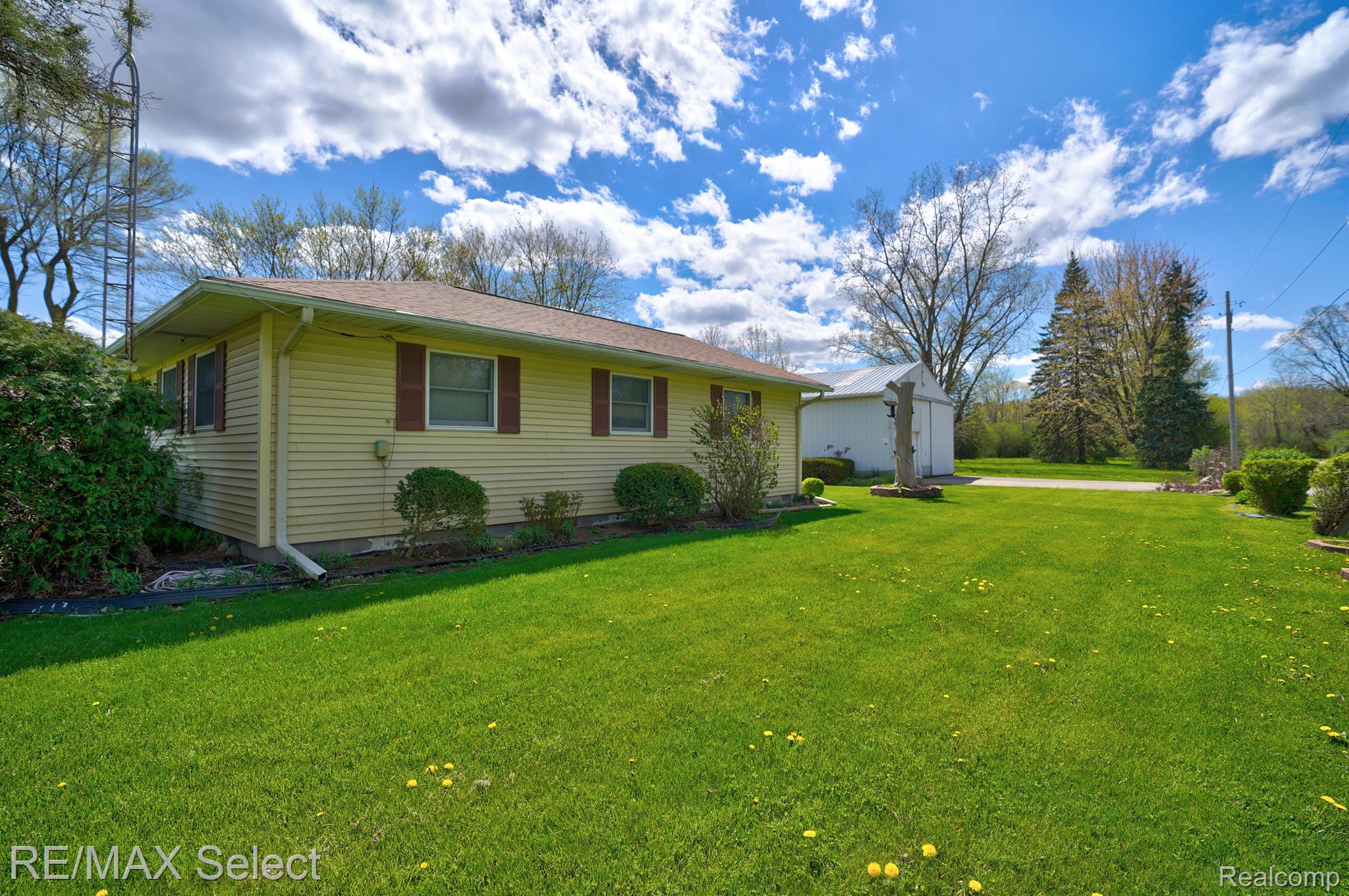 5132 Torrey Road Flint, MI 48507 - Photo 3 of 36 Gallery Image 3