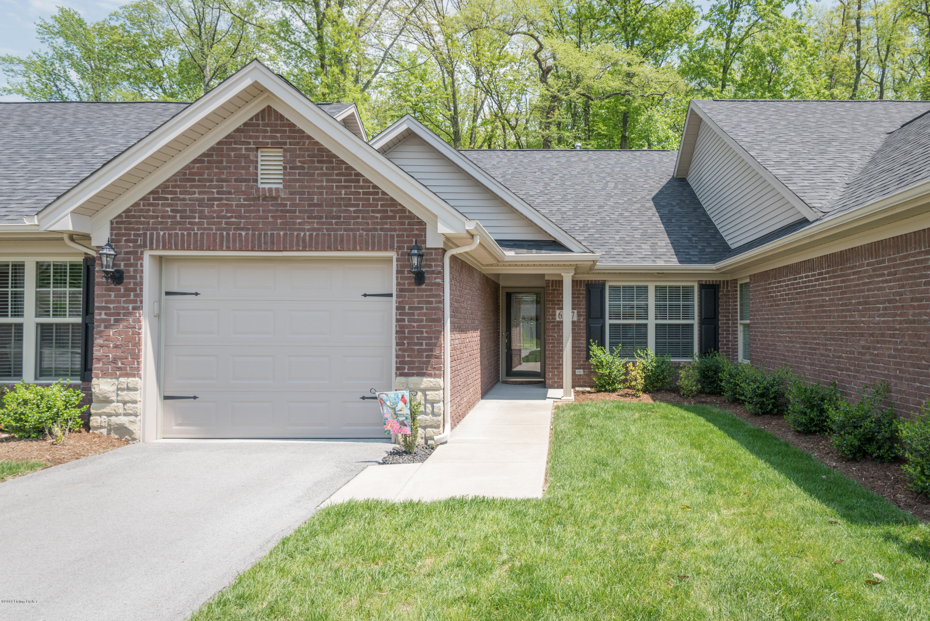 6517 Renate Road Louisville, KY 40291 - Photo 1 of 21 002