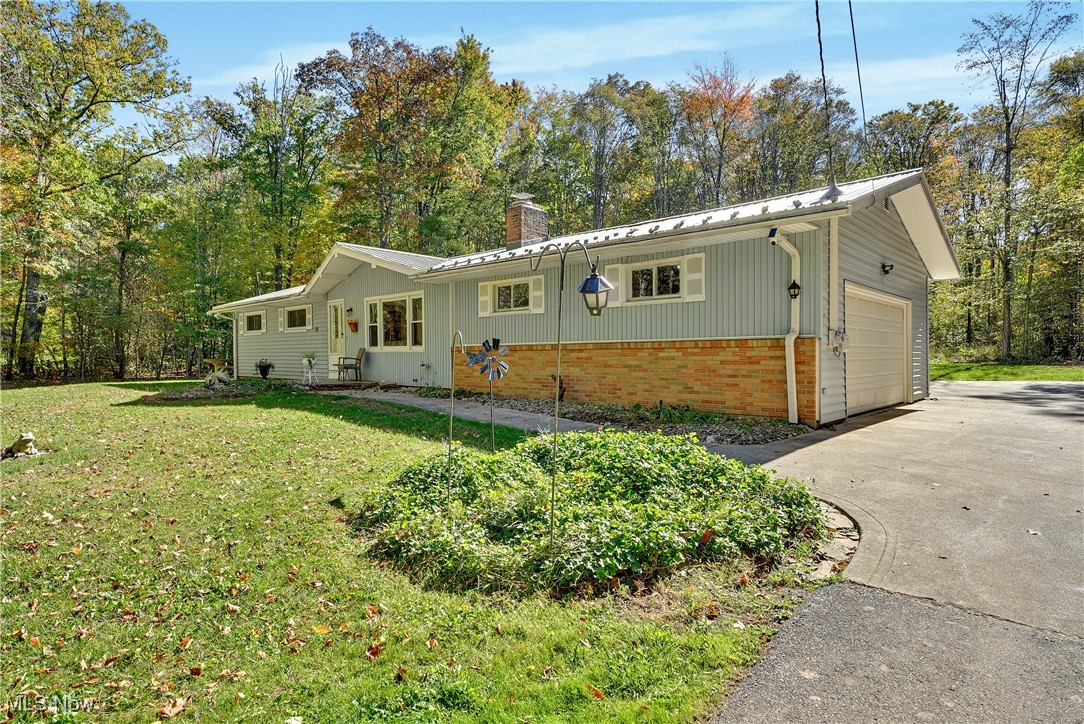 14705 Hubbard Road Burton, OH 44021 - Photo 2 of 28