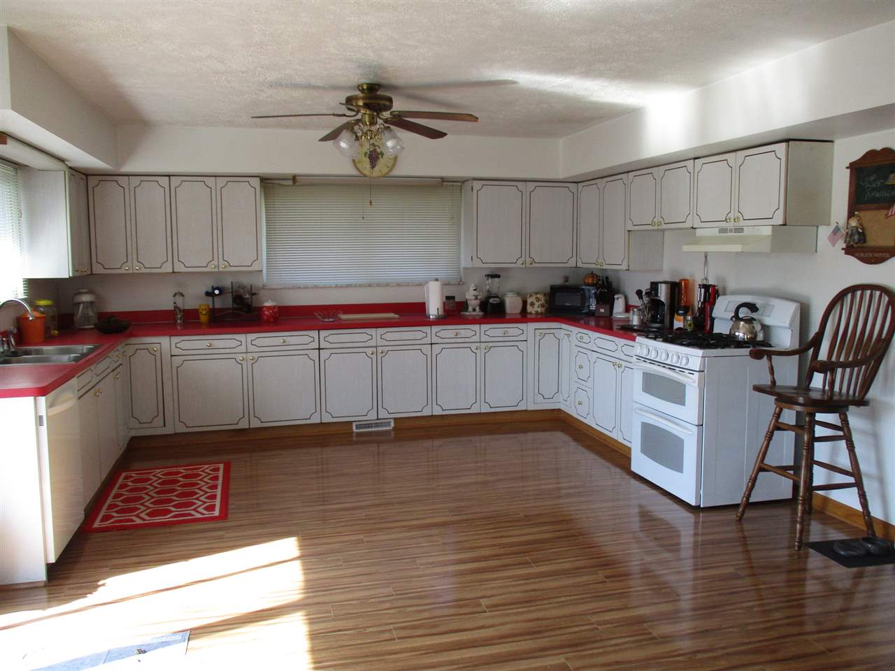 10200 Lehring Road Byron, MI 48418 - Photo 3 of 36 31314119-2.JPG