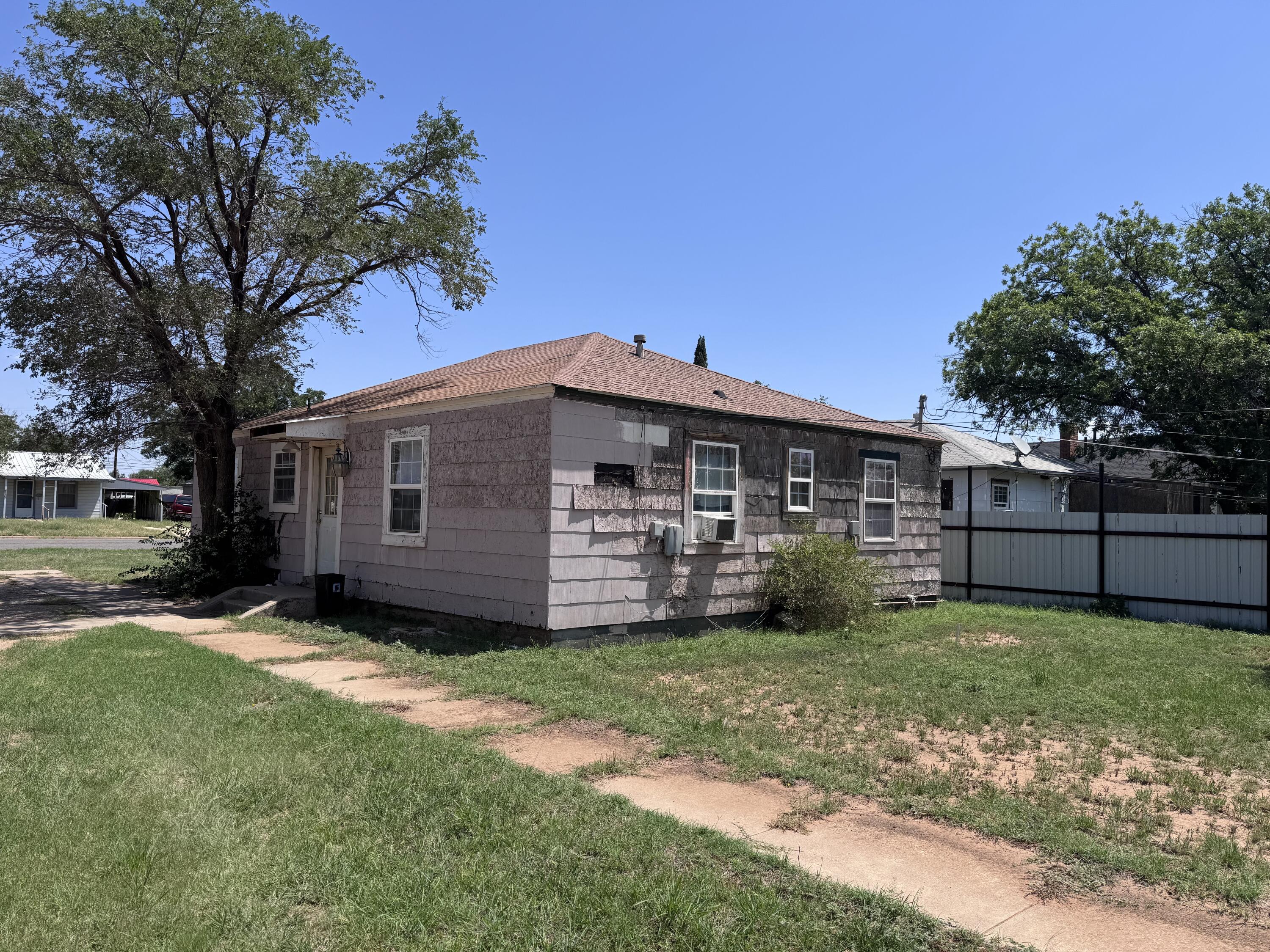 415 West 12th Street Post, TX 79356 - Photo 5 of 9 IMG_4060