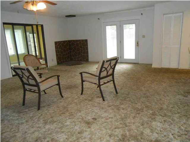 713 Hanover Road Evansville, IN 47710 - Photo 12 of 18 Gallery Image 12
