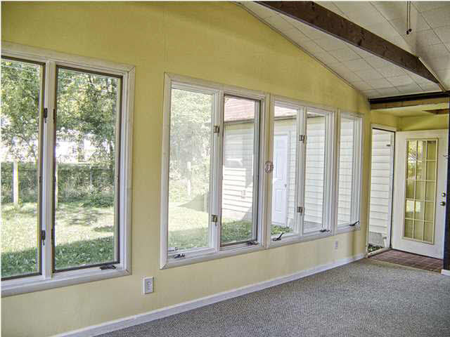 713 Hanover Road Evansville, IN 47710 - Photo 5 of 18 Gallery Image 5