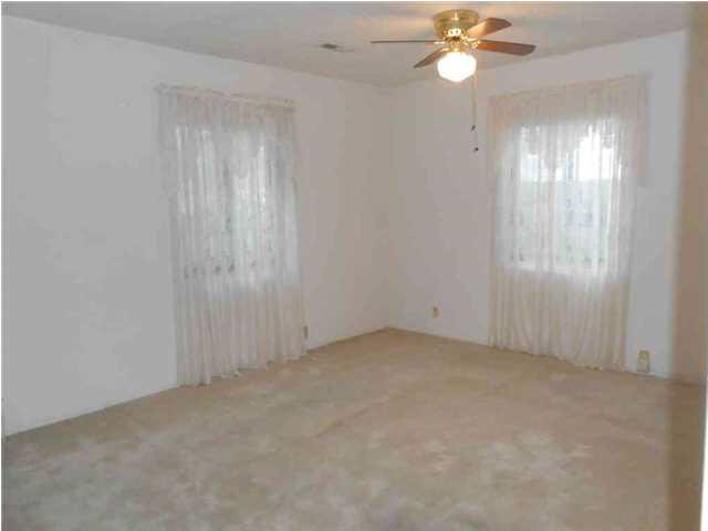 713 Hanover Road Evansville, IN 47710 - Photo 6 of 18 Gallery Image 6