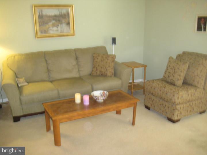 250 Tavistock Road Cherry Hill, NJ 08034 - Photo 4 of 19 Living Room