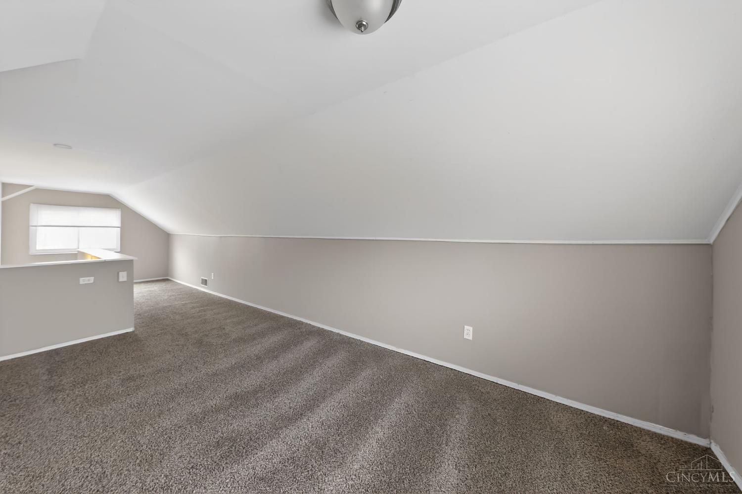 8634 Daly Road Cincinnati, OH 45231 - Photo 21 of 34
