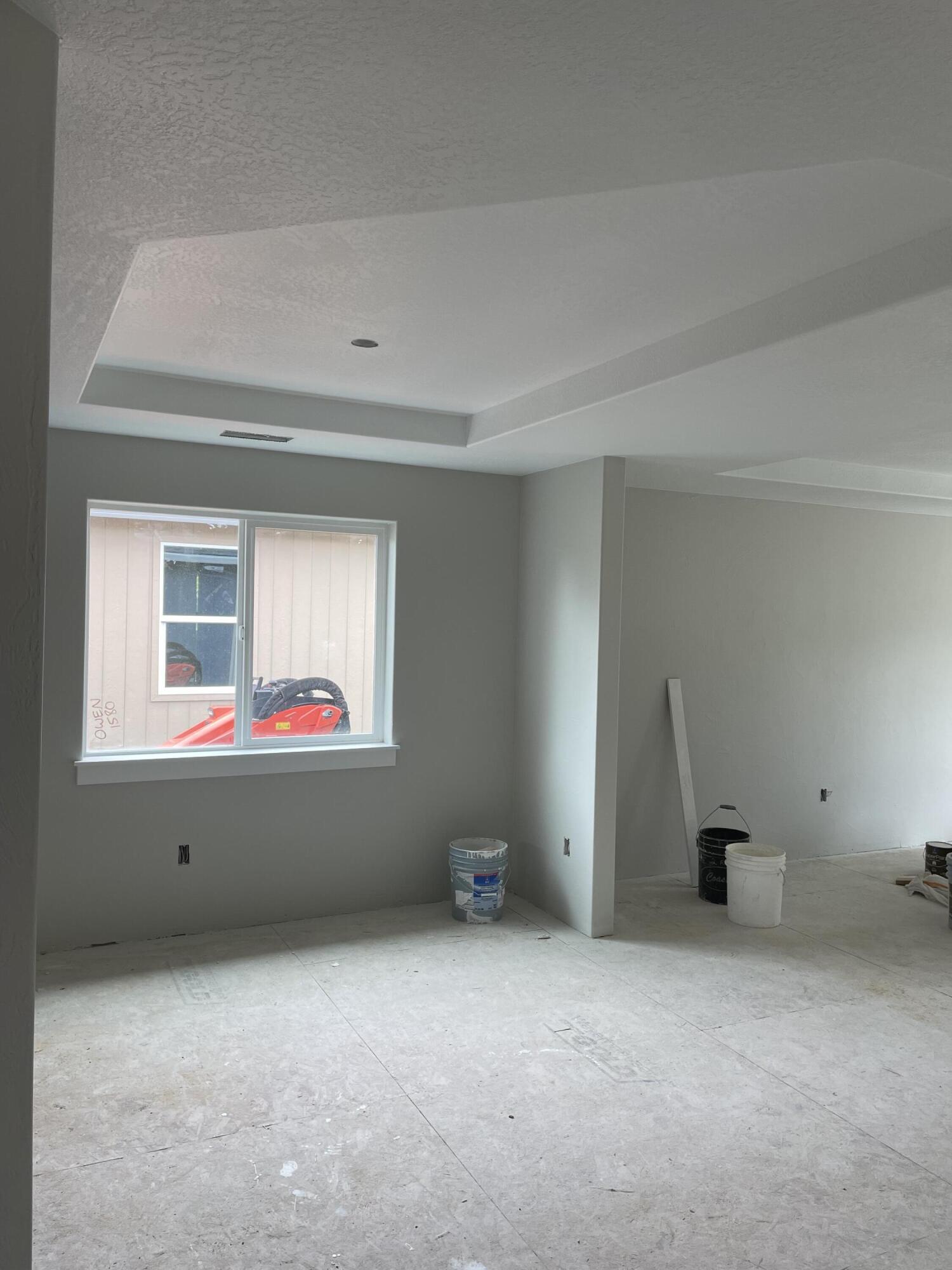 2481 Brady Way Medford, OR 97501 - Photo 5 of 9 IMG_1077