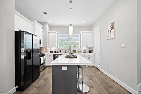 $3,099 | 2116 Bello Amanecer Lane, Houston, TX 77055