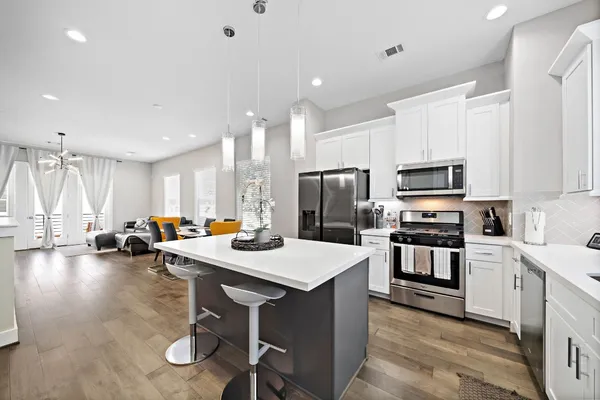 $3,099 | 2116 Bello Amanecer Lane, Houston, TX 77055