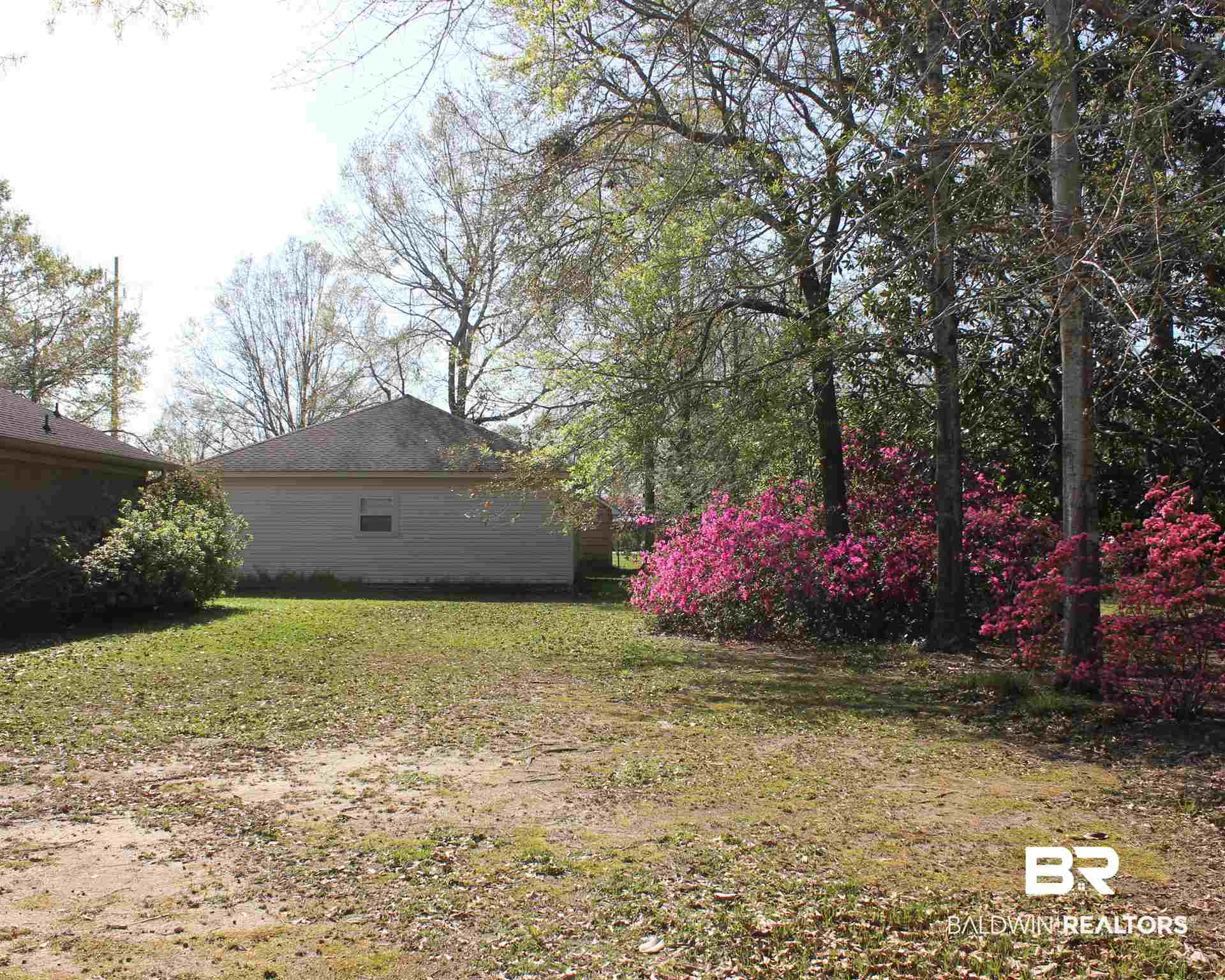 1071 North Oak Street Loxley, AL 36551 - Photo 23 of 25 North side of property