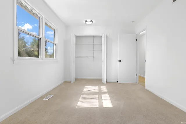 $299,900 | 7455 Oak Park Drive, Newburgh, IN 47630