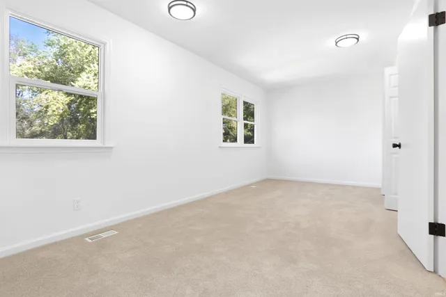 $299,900 | 7455 Oak Park Drive, Newburgh, IN 47630