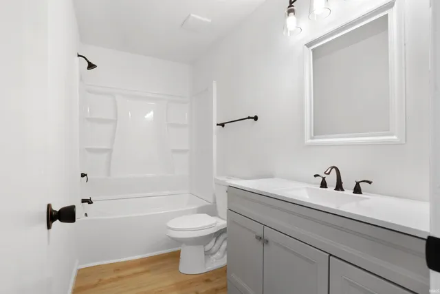 $299,900 | 7455 Oak Park Drive, Newburgh, IN 47630