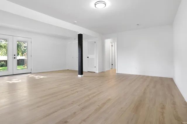 $299,900 | 7455 Oak Park Drive, Newburgh, IN 47630