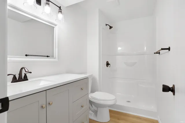 $299,900 | 7455 Oak Park Drive, Newburgh, IN 47630